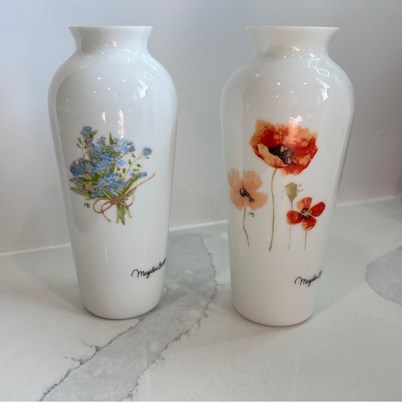 Vintage Set - 4 Marjolein Bastin Milk Glass Vases Nature’s Sketchbook - Hallmark - Picture 3 of 11